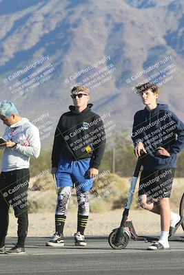 media/Oct-30-2025-Racers Edge (Thu) [[dabbdaf680]]/1-Around the Pits- Track Walk/